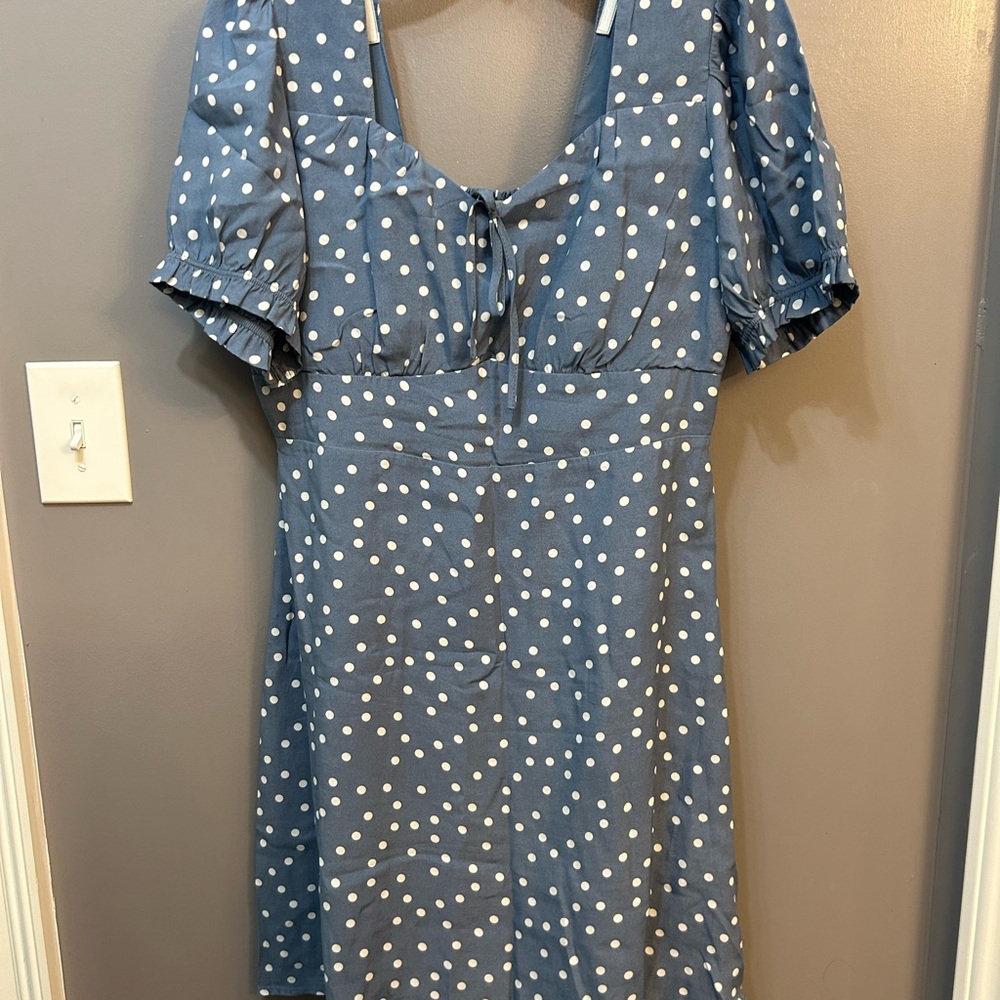 Skies Are Blue Women's Medium White Polka Dot Dress Blue Short Sleeve Mini Lined